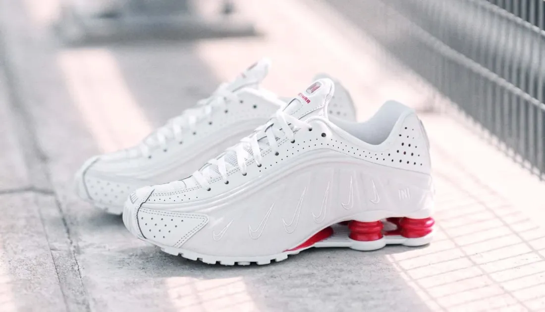 Nike Shox R4 White / University Red sneakers - Image 2