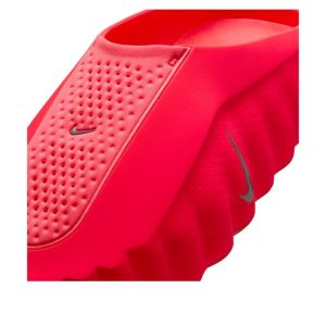 Alternative view of Nike Mind 001 Slide ‘Solar Red’